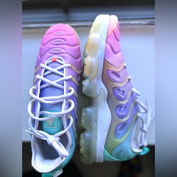 Womens Vapor max size 12